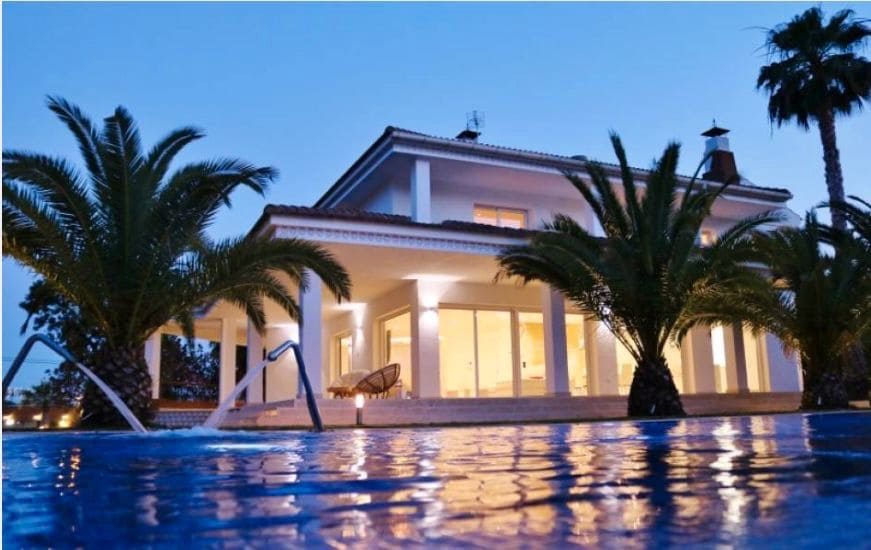 5 bedroom Villa for sale in Alicante / Alacant city with pool garage - € 1,650,000 (Ref: 9503359)