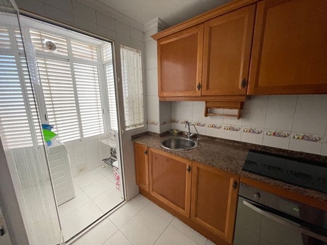 2 bedroom Flat for rent in Alicante / Alacant city with pool garage - € 925 (Ref: 9503932)