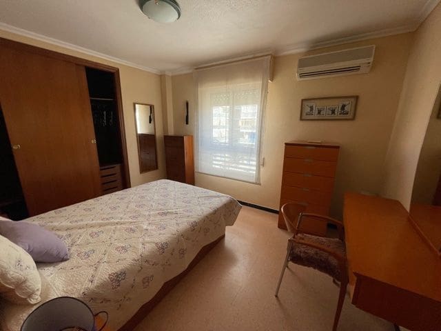 2 bedroom Flat for rent in Alicante / Alacant city with pool garage - € 925 (Ref: 9503932)