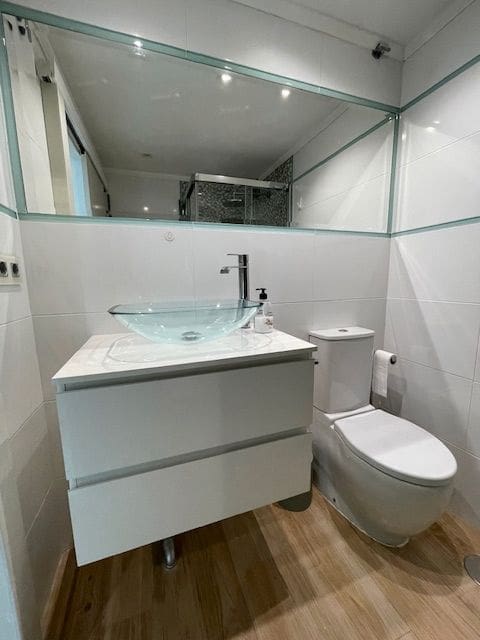 Appartement de 1 chambre à louer à Alicante ville avec piscine garage - 1 200 € (Ref: 9511332)