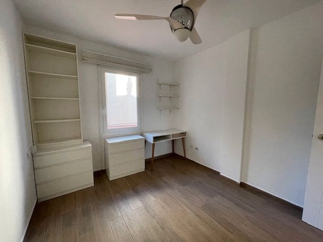 Appartement de 1 chambre à louer à Alicante ville avec piscine garage - 1 200 € (Ref: 9511332)