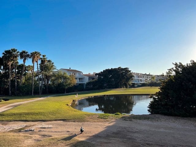 Appartement de 1 chambre à louer à Alicante ville avec piscine garage - 1 200 € (Ref: 9511332)