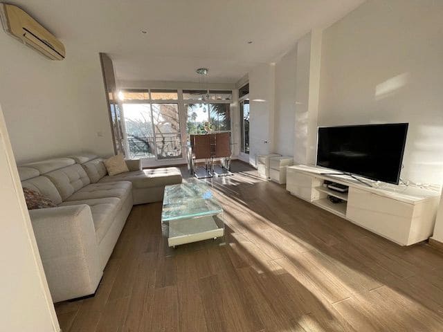 Appartement de 1 chambre à louer à Alicante Golf, Alicante ville avec piscine garage - 1 200 € (Ref: 9511332)