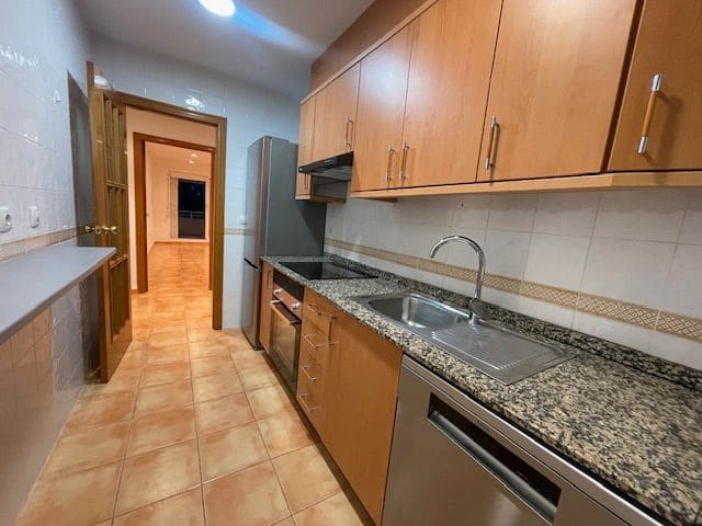 Appartement de 2 chambres à louer à Alicante ville avec piscine garage - 1 300 € (Ref: 9511333)