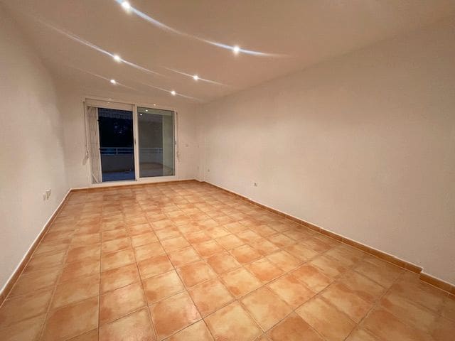 2 makuuhuone Asunto vuokrattavana paikassa Alicante Golf, Alicante kaupunki mukana uima-altaan 
autotalli - 1 300 € (Ref: 9511333)