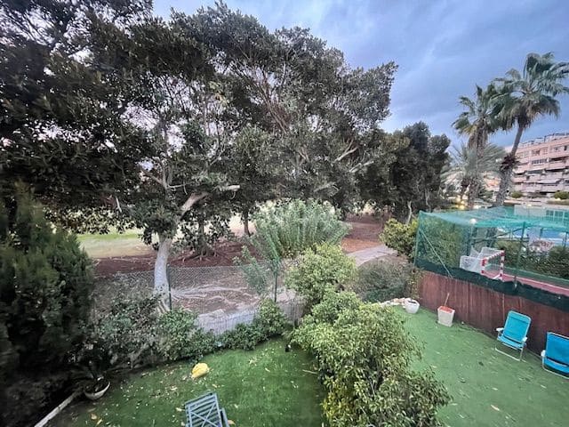 2 makuuhuone Asunto vuokrattavana paikassa Alicante Golf, Alicante kaupunki mukana uima-altaan 
autotalli - 1 300 € (Ref: 9511333)