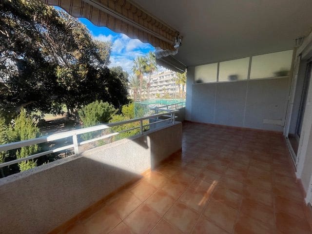 2 soveværelse Lejlighed til leje i Alicante Golf, Alicante by med swimmingpool garage - € 1.300 (Ref: 9511333)