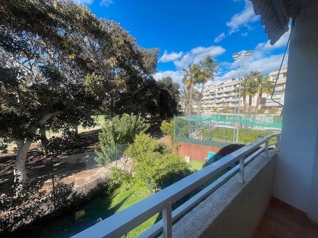 2 soveværelse Lejlighed til leje i Alicante Golf, Alicante by med swimmingpool garage - € 1.300 (Ref: 9511333)