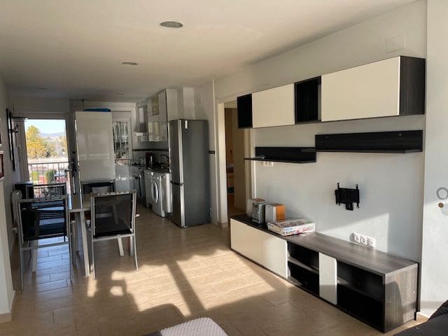 2 bedroom Flat for rent in Alicante / Alacant city with pool garage - € 1,050 (Ref: 9511334)