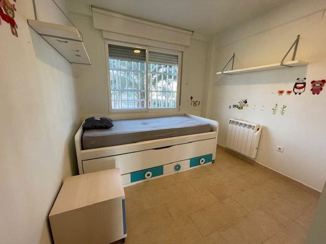 2 bedroom Flat for rent in Alicante / Alacant city with pool garage - € 1,050 (Ref: 9511334)