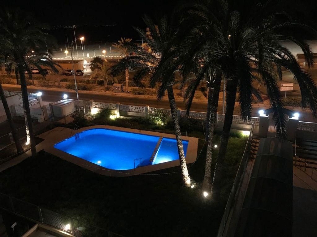 2 sovrum Lägenhet att hyra i Alicante stad med pool garage - 1 400 € (Ref: 9525822)