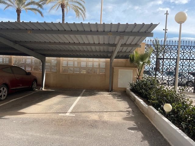 2 makuuhuone Asunto vuokrattavana paikassa Alicante kaupunki mukana 
autotalli - 1 500 € (Ref: 9540570)