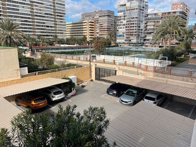 2 makuuhuone Asunto vuokrattavana paikassa Alicante kaupunki mukana 
autotalli - 1 500 € (Ref: 9540570)