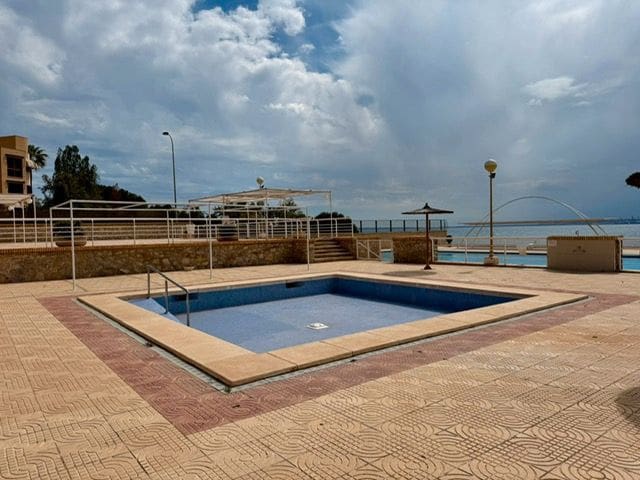 2 soveværelse Lejlighed til leje i Alicante by med swimmingpool garage - € 2.500 (Ref: 9542854)