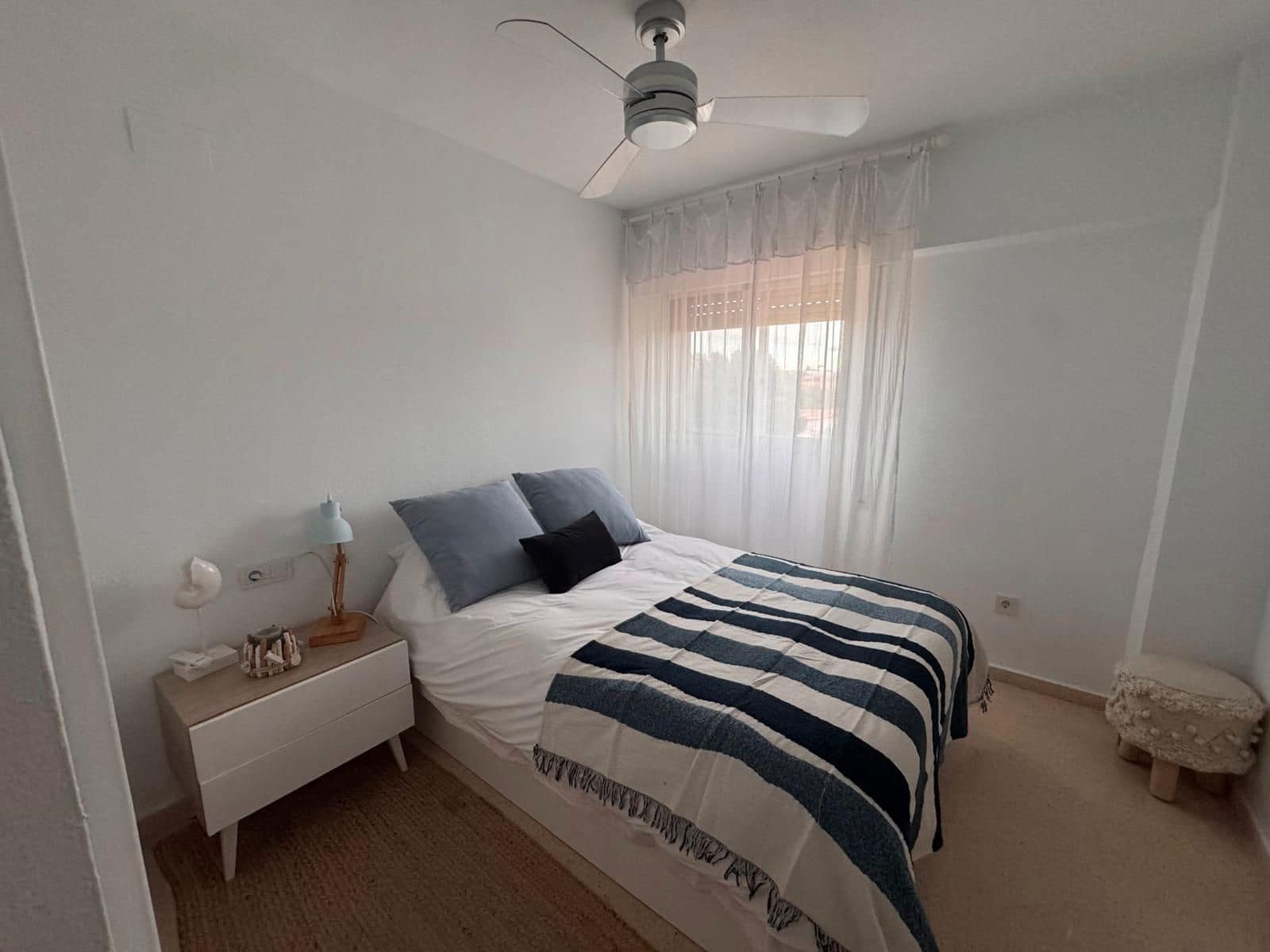 2 bedroom Flat for rent in Alicante / Alacant city with pool garage - € 1,200 (Ref: 9547321)