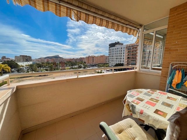 4 soveværelse Lejlighed til salg i Alicante by med swimmingpool garage - € 270.000 (Ref: 9550427)