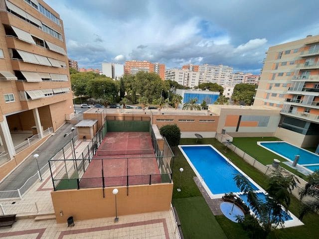 4 soveværelse Lejlighed til salg i Alicante by med swimmingpool garage - € 270.000 (Ref: 9550427)
