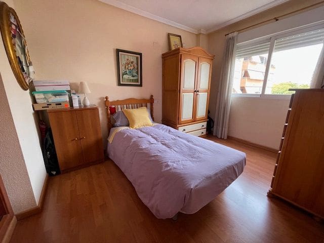 4 soveværelse Lejlighed til salg i Alicante by med swimmingpool garage - € 270.000 (Ref: 9550427)