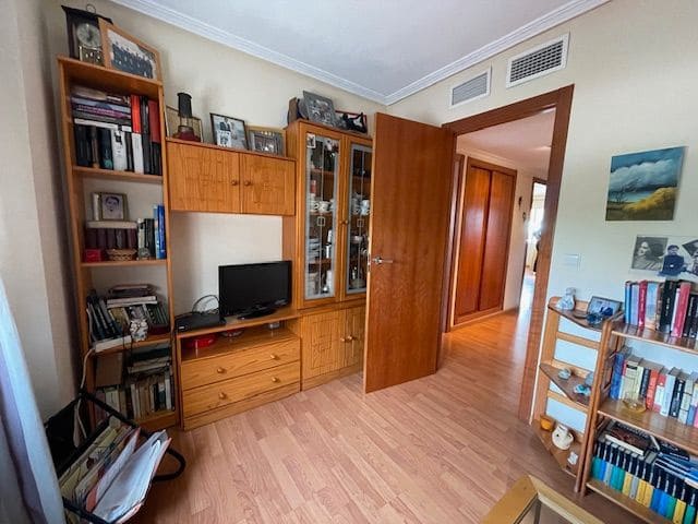 4 soveværelse Lejlighed til salg i Alicante by med swimmingpool garage - € 270.000 (Ref: 9550427)