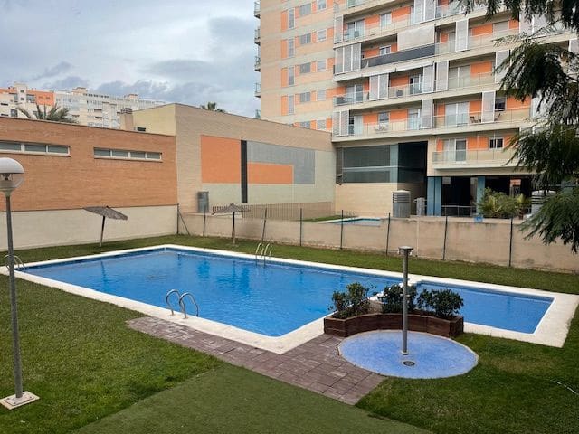 4 soveværelse Lejlighed til salg i Alicante by med swimmingpool garage - € 270.000 (Ref: 9550427)