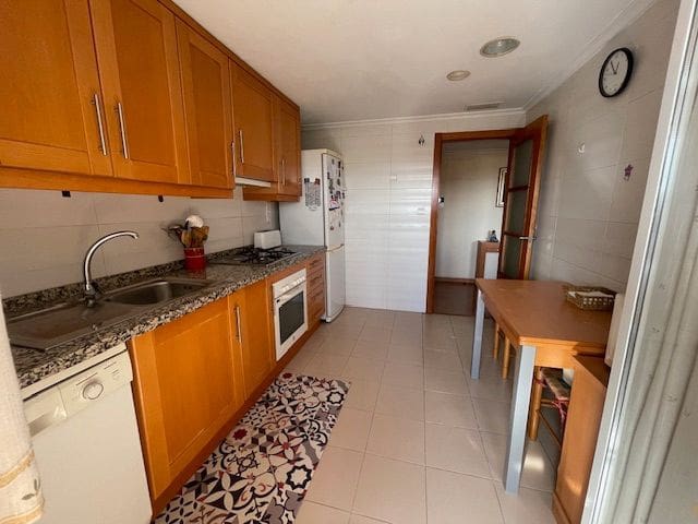 4 soveværelse Lejlighed til salg i Alicante by med swimmingpool garage - € 270.000 (Ref: 9550427)