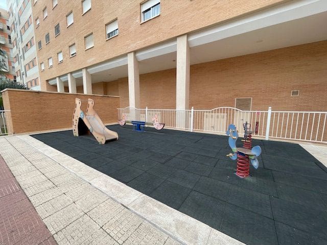 4 soveværelse Lejlighed til salg i Alicante by med swimmingpool garage - € 270.000 (Ref: 9550427)