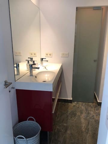 2 soveværelse Lejlighed til leje i Playa de San Juan, Alicante by med swimmingpool garage - € 1.600 (Ref: 9570362)