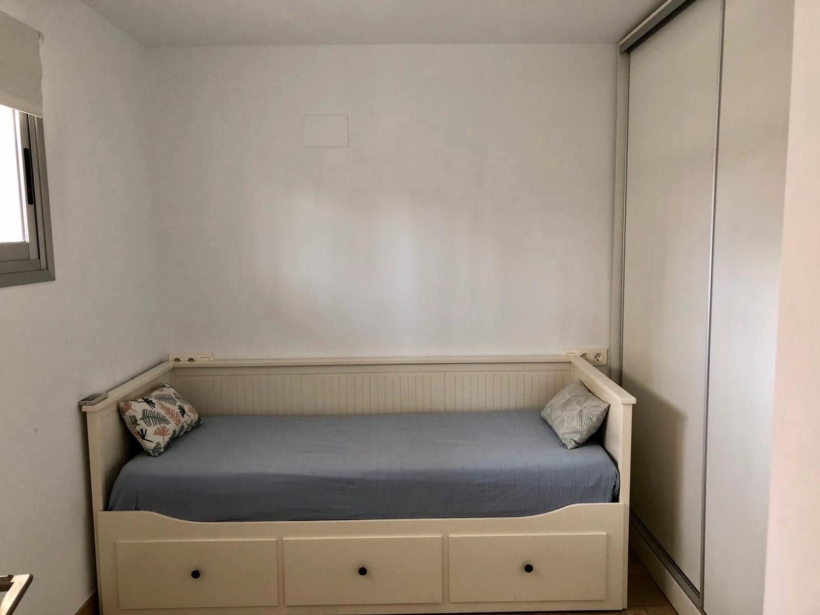 2 soveværelse Lejlighed til leje i Alicante by med swimmingpool garage - € 1.600 (Ref: 9570362)