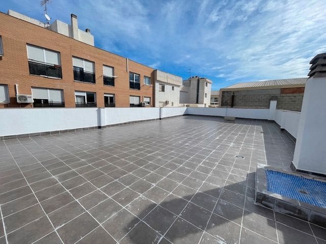 3 bedroom Flat for rent in San Juan de Alicante / Sant Joan d'Alacant with pool garage - € 1,200 (Ref: 9588378)