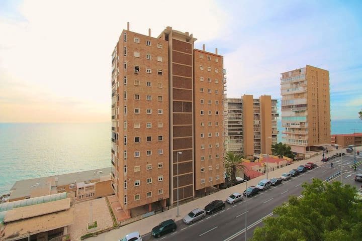 3 sovrum Lägenhet att hyra i Alicante stad - 1 200 € (Ref: 9590592)
