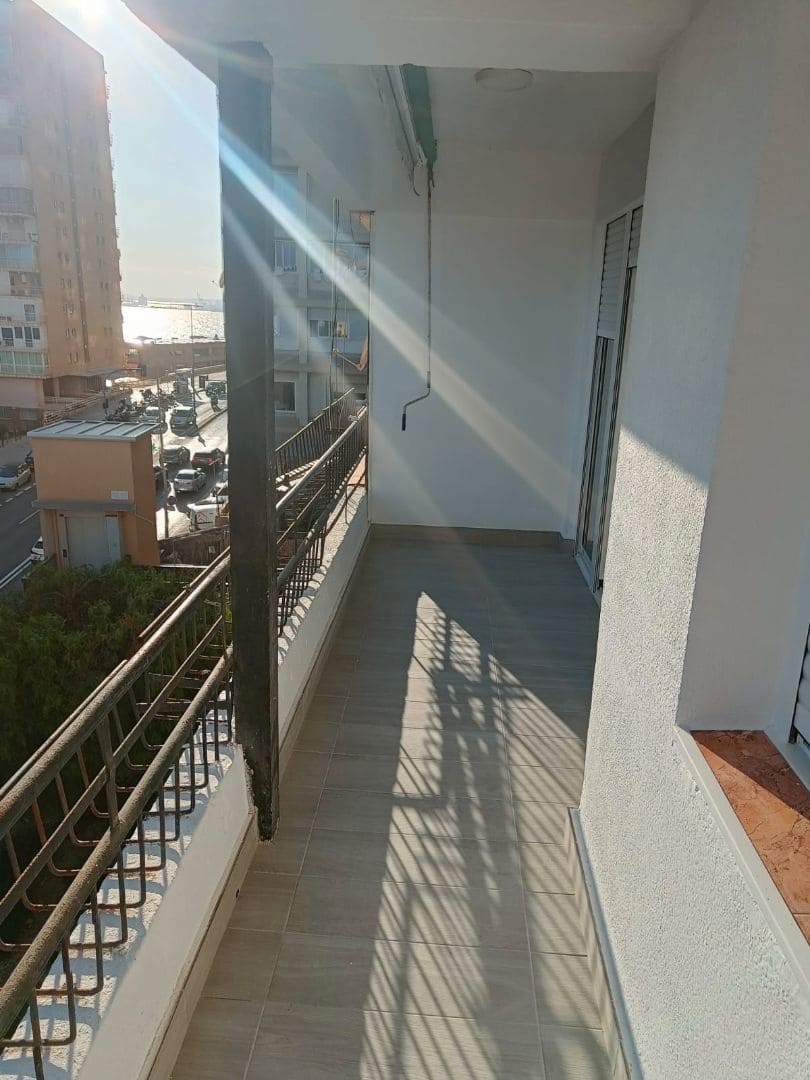 3 sovrum Lägenhet att hyra i Alicante stad - 1 200 € (Ref: 9590592)