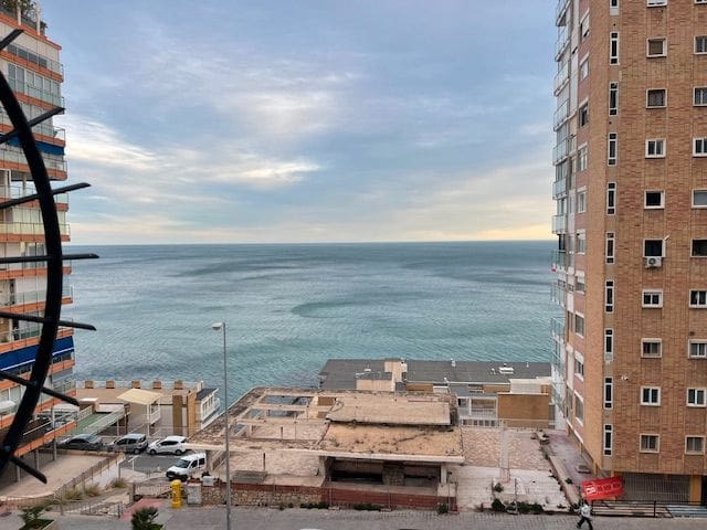 3 quarto Apartamento para arrendar em Albufereta, Alicante cidade - 1 200 € (Ref: 9590592)