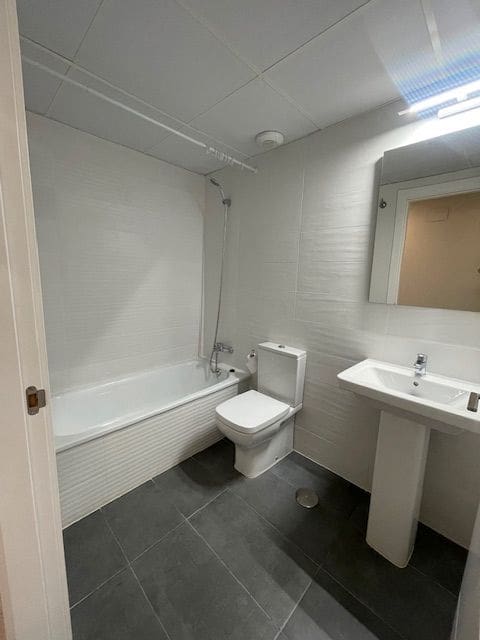 2 makuuhuone Asunto myytävänä paikassa Alicante kaupunki mukana uima-altaan 
autotalli - 480 000 € (Ref: 9606960)