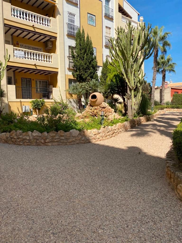 2 slaapkamer Appartement te koop in Torrevieja met zwembad - € 222.000 (Ref: 9607025)