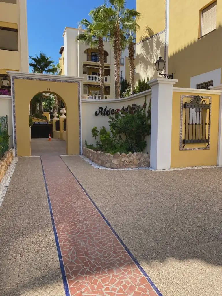 2 sypialnia Apartament na sprzedaż w Torrevieja z basenem - 214 000 € (Ref: 9607025)