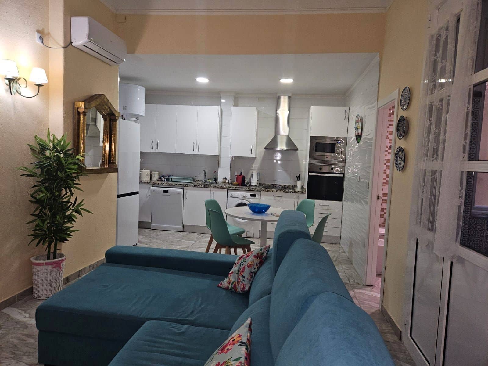 2 soveværelse Lejlighed til salg i Alicante by - € 265.000 (Ref: 9618851)