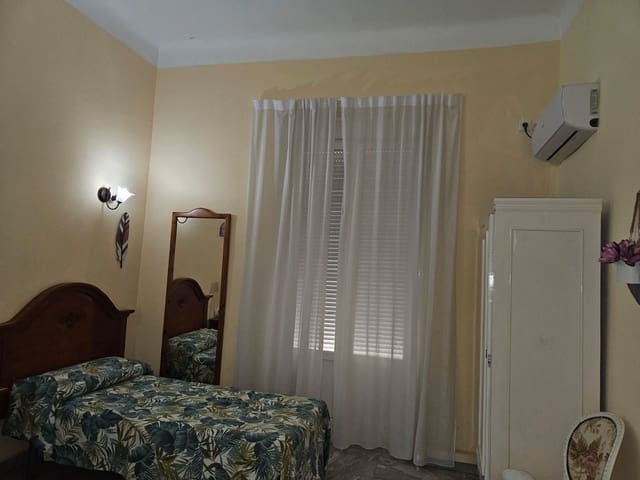 2 soveværelse Lejlighed til salg i Barrio del Centro, Alicante by - € 265.000 (Ref: 9618851)