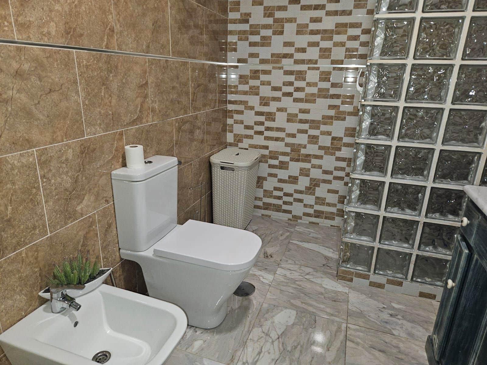 2 soveværelse Lejlighed til salg i Alicante by - € 265.000 (Ref: 9618851)