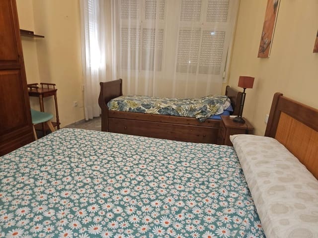 2 soveværelse Lejlighed til salg i Barrio del Centro, Alicante by - € 265.000 (Ref: 9618851)