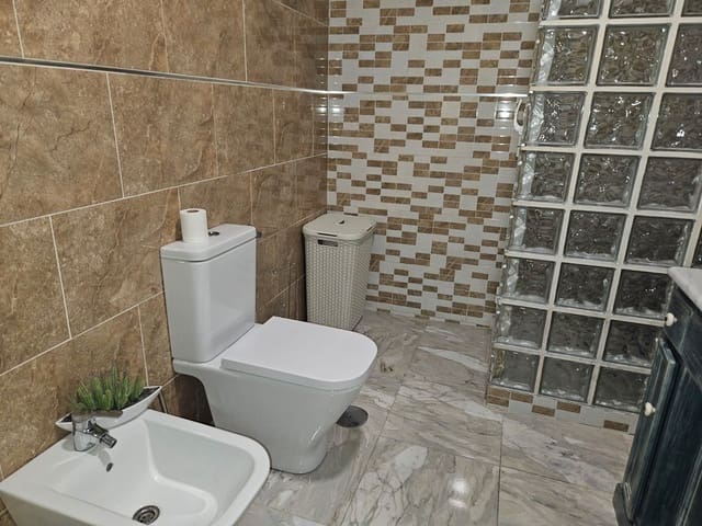 2 soveværelse Lejlighed til salg i Barrio del Centro, Alicante by - € 265.000 (Ref: 9618851)