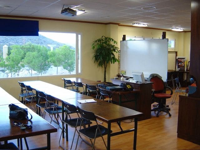 Commercieel te koop in Muchamiel / Mutxamel - € 240.000 (Ref: 9633690)