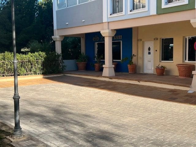 Commercieel te koop in Muchamiel / Mutxamel - € 240.000 (Ref: 9633690)