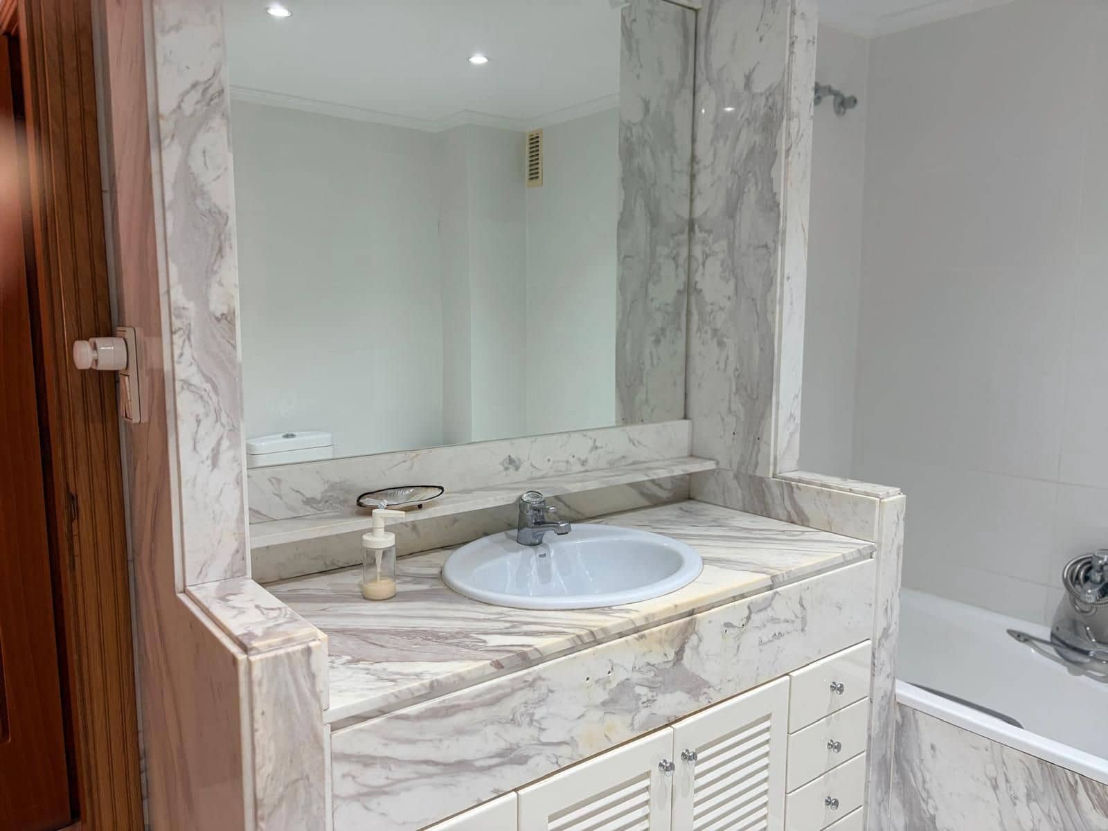 3 slaapkamer Flat te koop in Alicante stad - € 695.000 (Ref: 9636108)