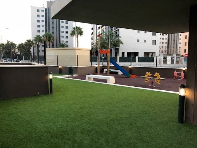 1 makuuhuone Kattohuoneisto vuokrattavana paikassa Alicante kaupunki mukana uima-altaan 
autotalli - 1 350 € (Ref: 9650910)