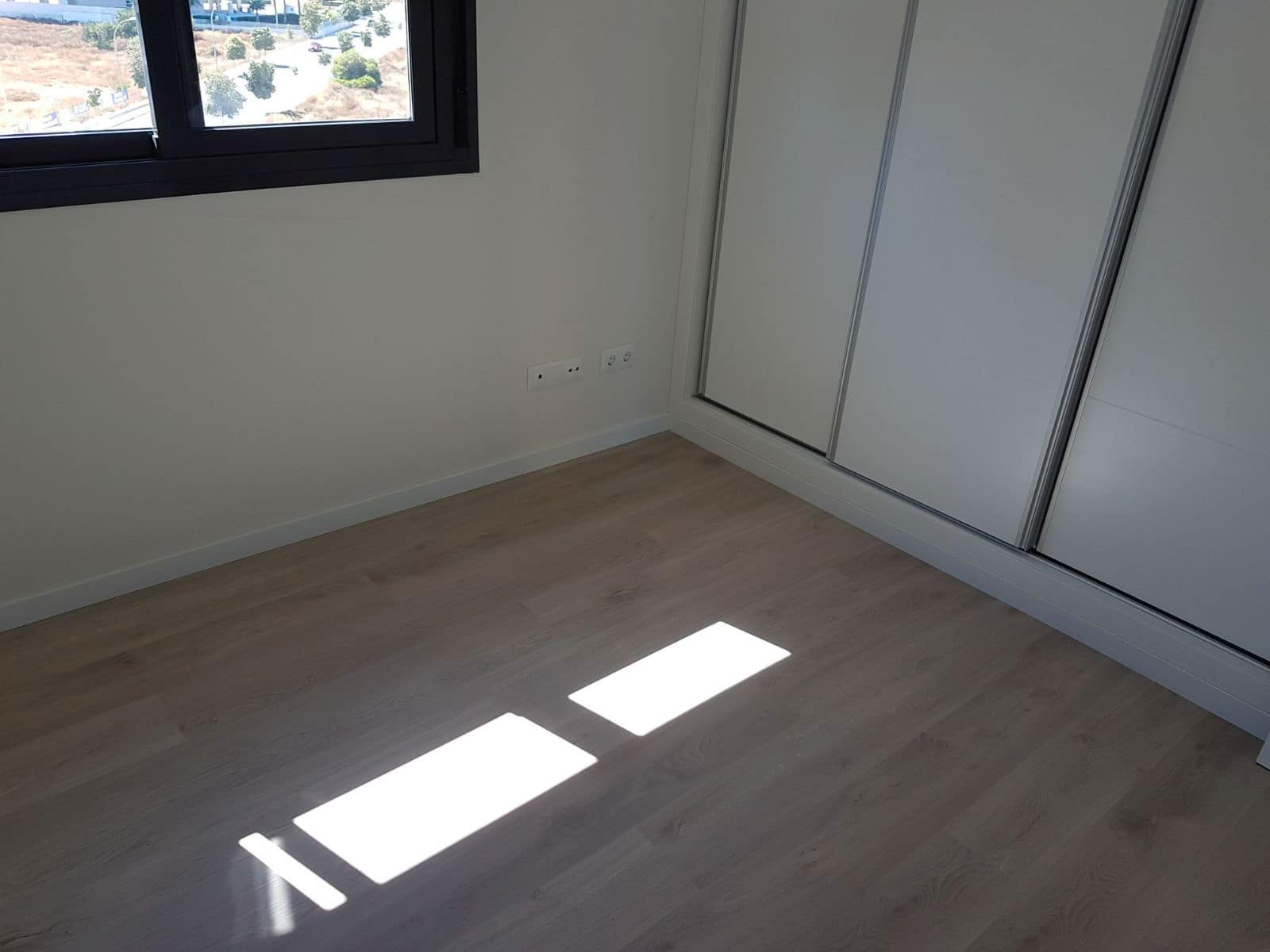 1 bedroom Penthouse for rent in Alicante / Alacant city with pool garage - € 1,350 (Ref: 9650910)