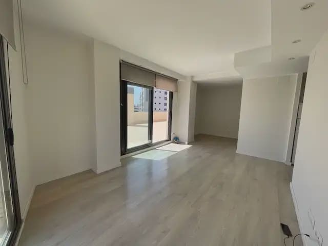 1 soverom Penthouse til leie i PAU, Alicante by med svømmebasseng garasje - € 1 350 (Ref: 9650910)
