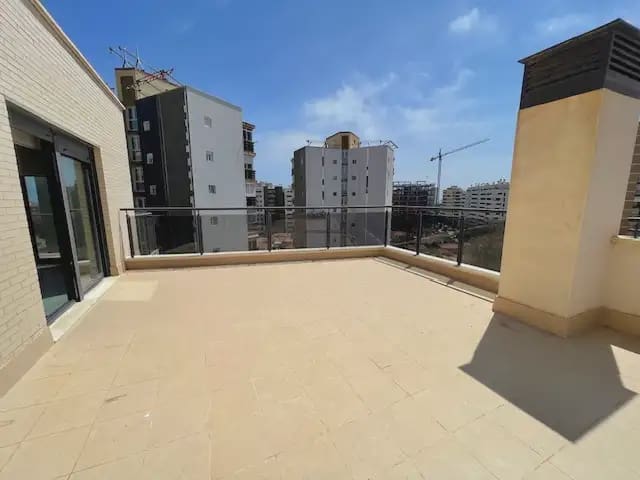 1 soverom Penthouse til leie i PAU, Alicante by med svømmebasseng garasje - € 1 350 (Ref: 9650910)