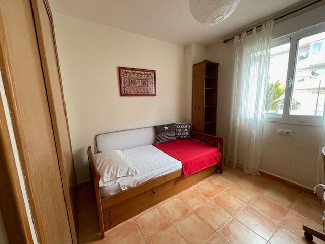 2 quarto Apartamento para arrendar em Alicante cidade com piscina garagem - 1 500 € (Ref: 9665713)