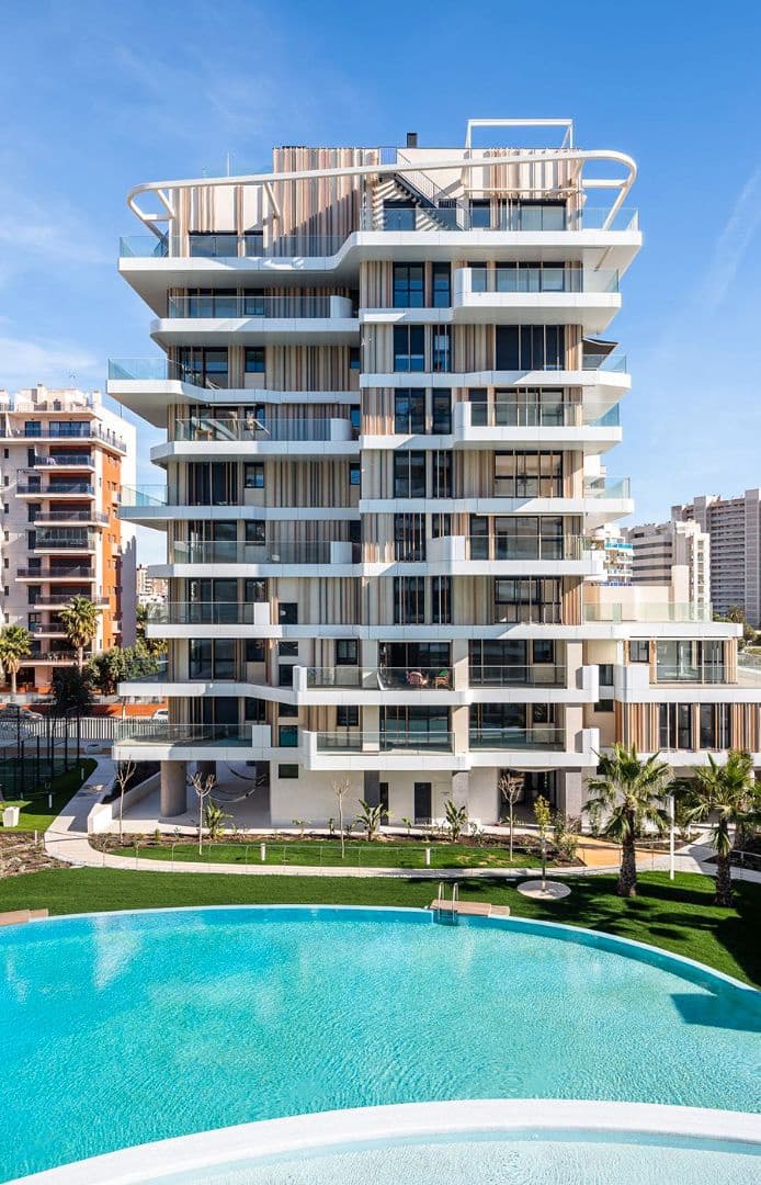 2 bedroom Penthouse for rent in Alicante / Alacant city with pool garage - € 3,500 (Ref: 9676636)