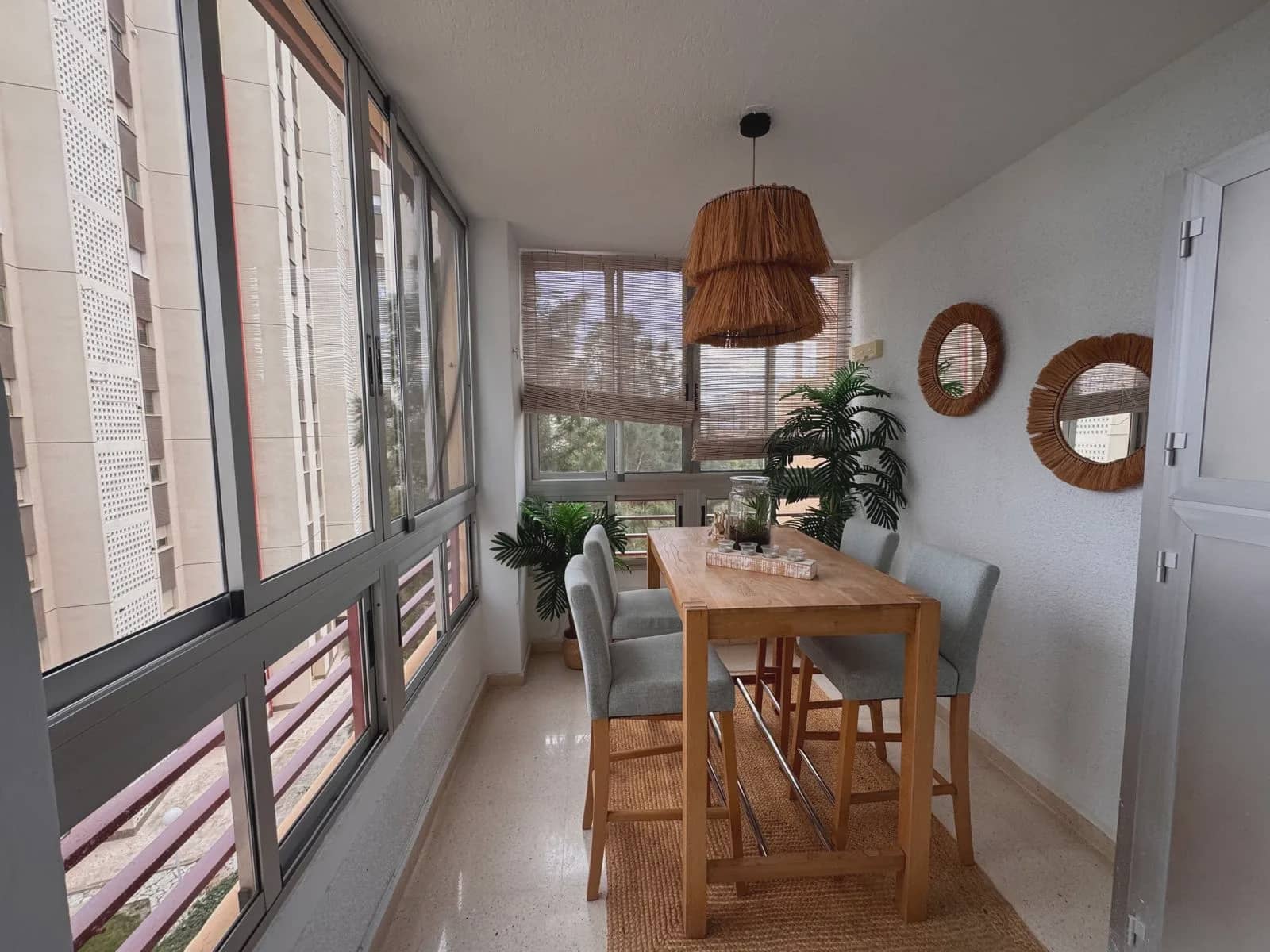 2 bedroom Flat for sale in Alicante / Alacant city with pool garage - € 370,000 (Ref: 9720514)